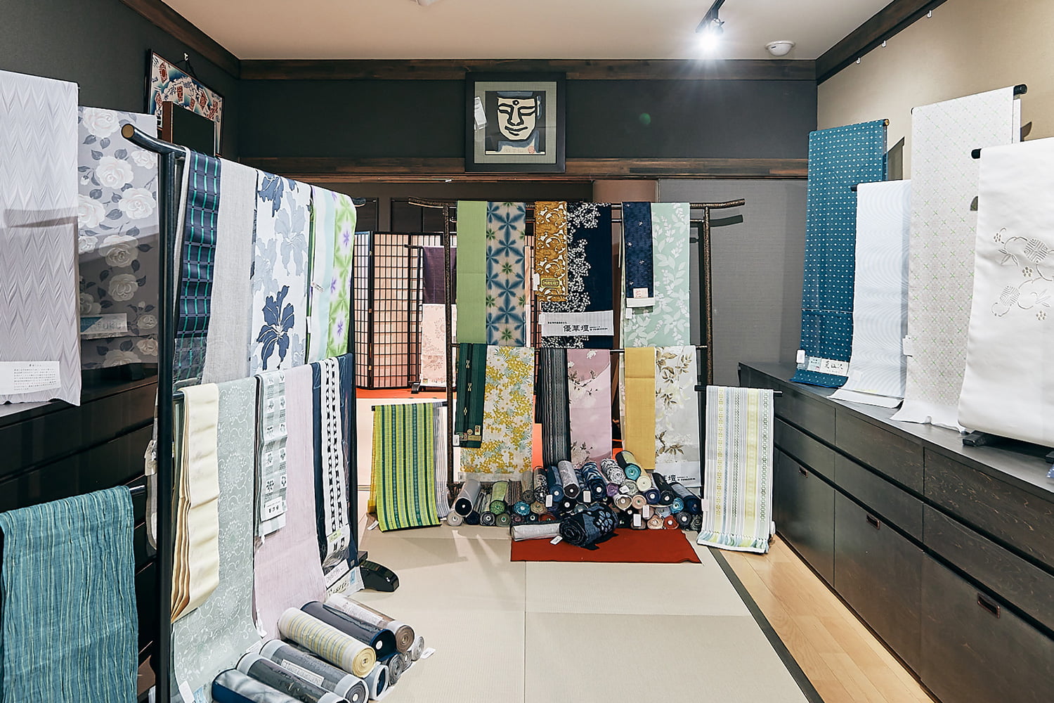 wanomiseたかはしきもの工房店内